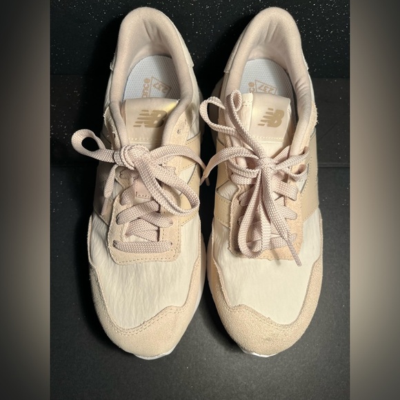 New Balance (,The Intelligent Choice ) womenβs sneakers size 7.5 π°π§ππ°π§π°π§π°ππ°ππ° - Picture 3 of 8